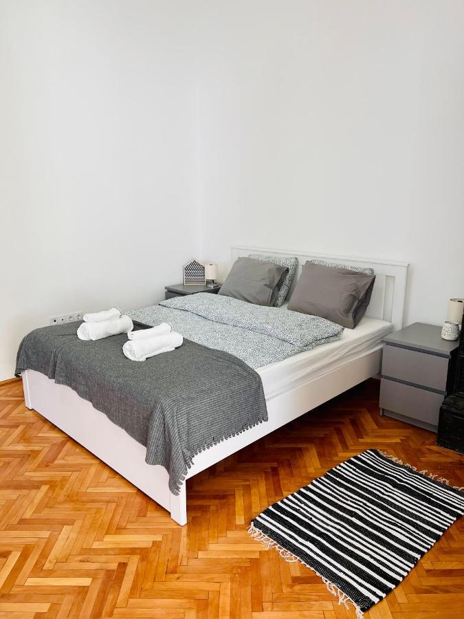 Apartment Friends Central Oradea Exteriér fotografie