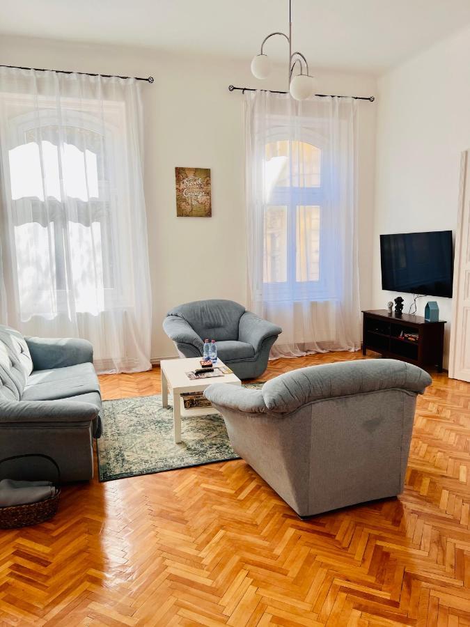 Apartment Friends Central Oradea Exteriér fotografie
