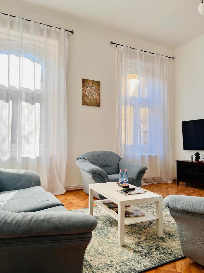 Apartment Friends Central Oradea Exteriér fotografie