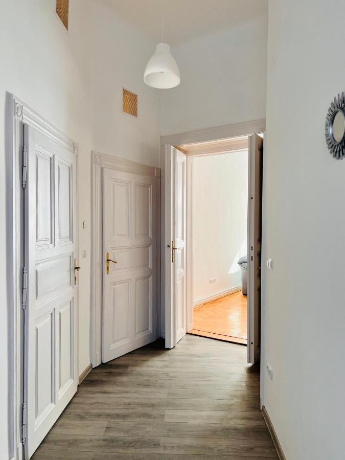 Apartment Friends Central Oradea Exteriér fotografie