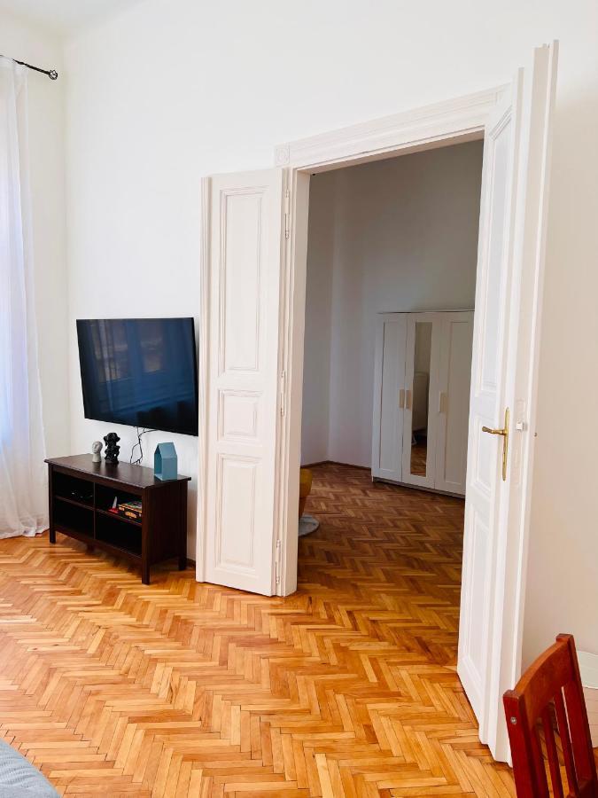 Apartment Friends Central Oradea Exteriér fotografie
