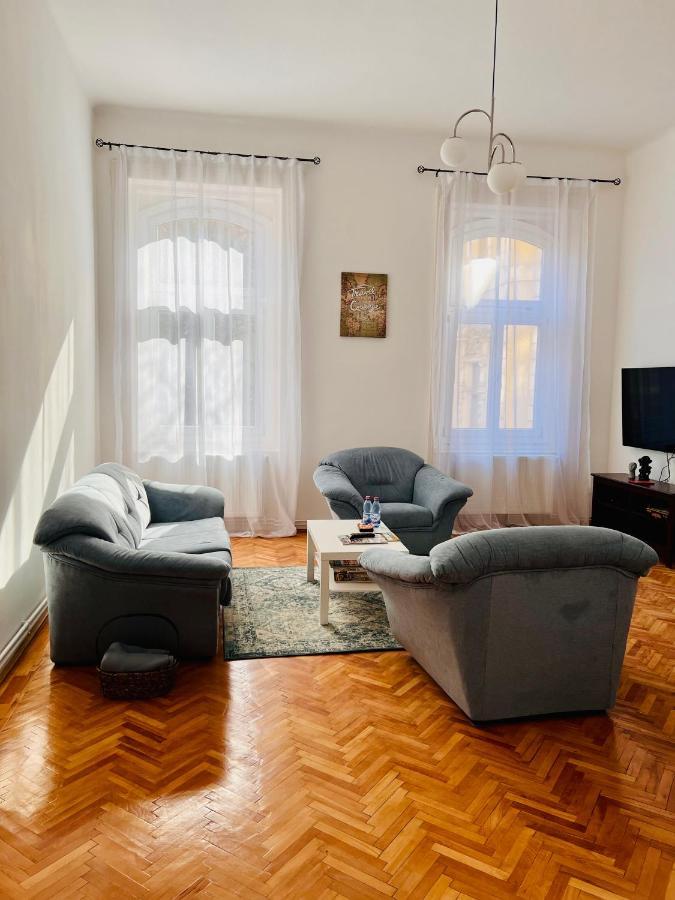 Apartment Friends Central Oradea Exteriér fotografie